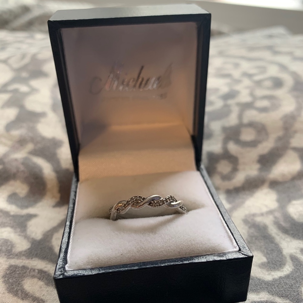 Sterling Sliver Ring- Size 7